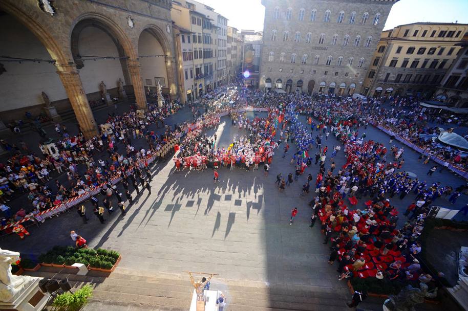 Grande festa a Piazza della Signoria per la cerimonia inaugurale a Firenze dei Trisome Games. Lapresse